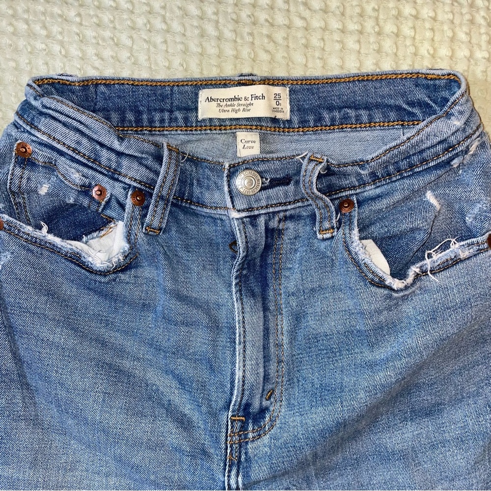 Abercrombie & Fitch High Rise Ankle Straight Jeans